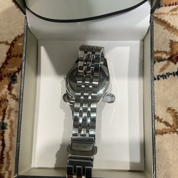 Rae Dunn
Women's Chloe Silver-Tone Alloy Watch 30mm Style #RD1006SS. - Picture 6 of 9